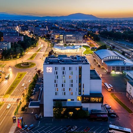 Kronwell Brasov Hotel Luaran gambar