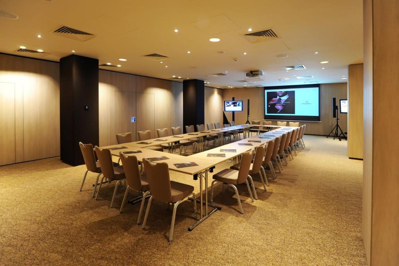 Kronwell Brasov Hotel Luaran gambar