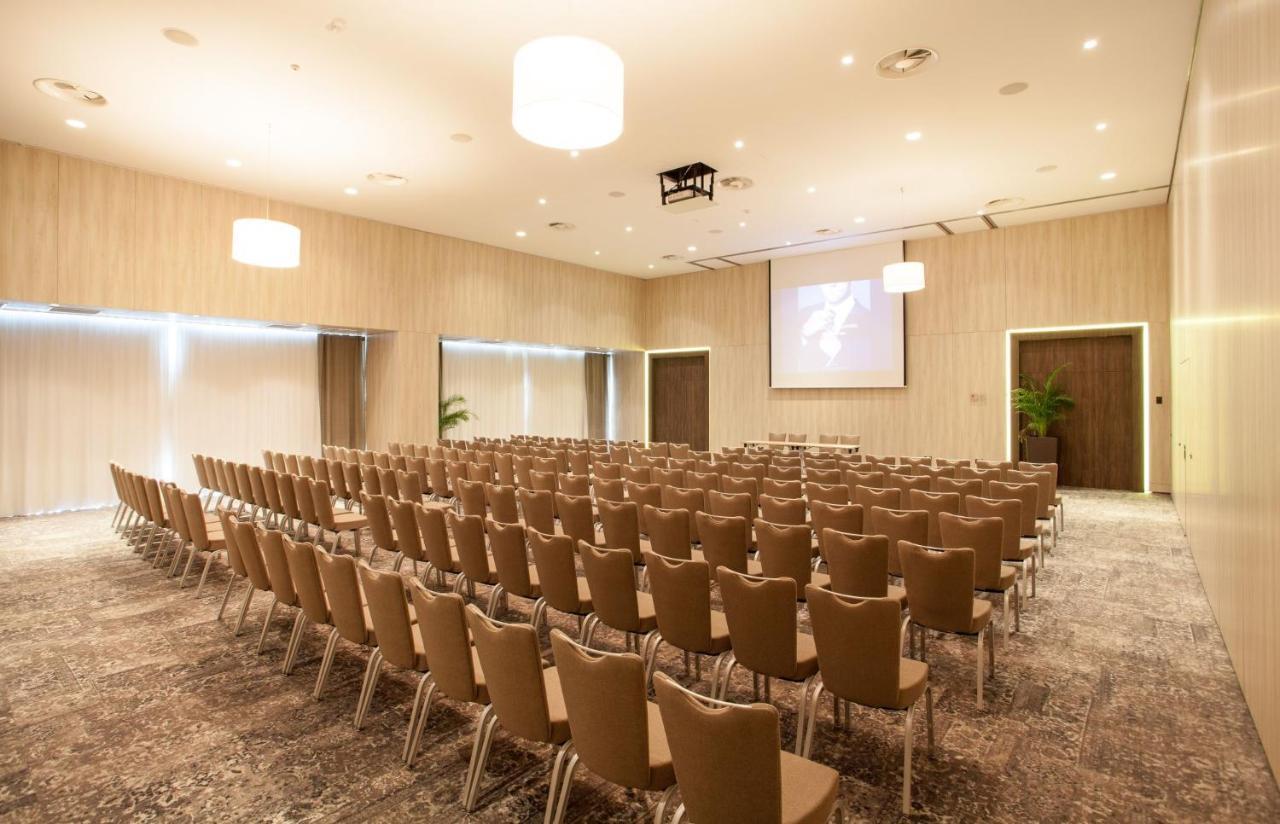 Kronwell Brasov Hotel Luaran gambar