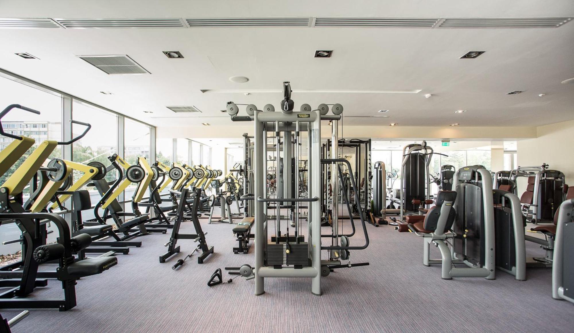 Kronwell Brasov Hotel Luaran gambar