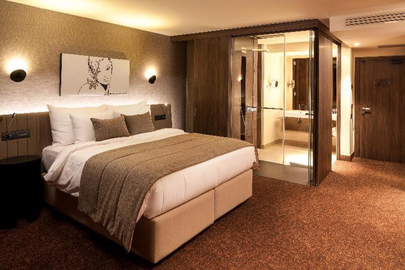 Kronwell Brasov Hotel Bilik gambar