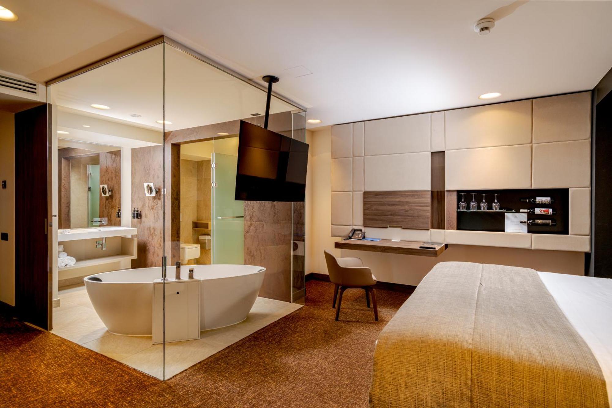 Kronwell Brasov Hotel Luaran gambar