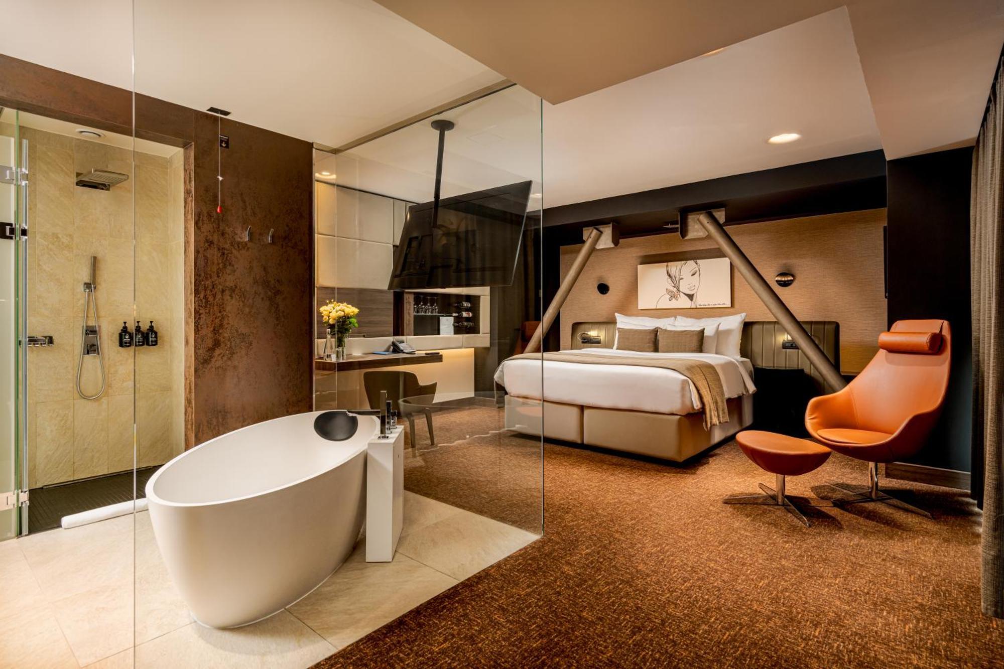 Kronwell Brasov Hotel Luaran gambar