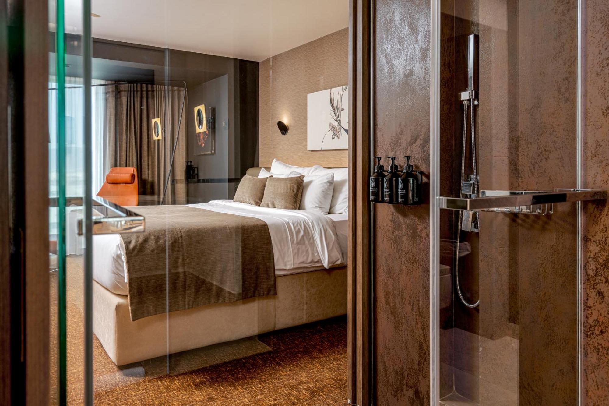 Kronwell Brasov Hotel Luaran gambar