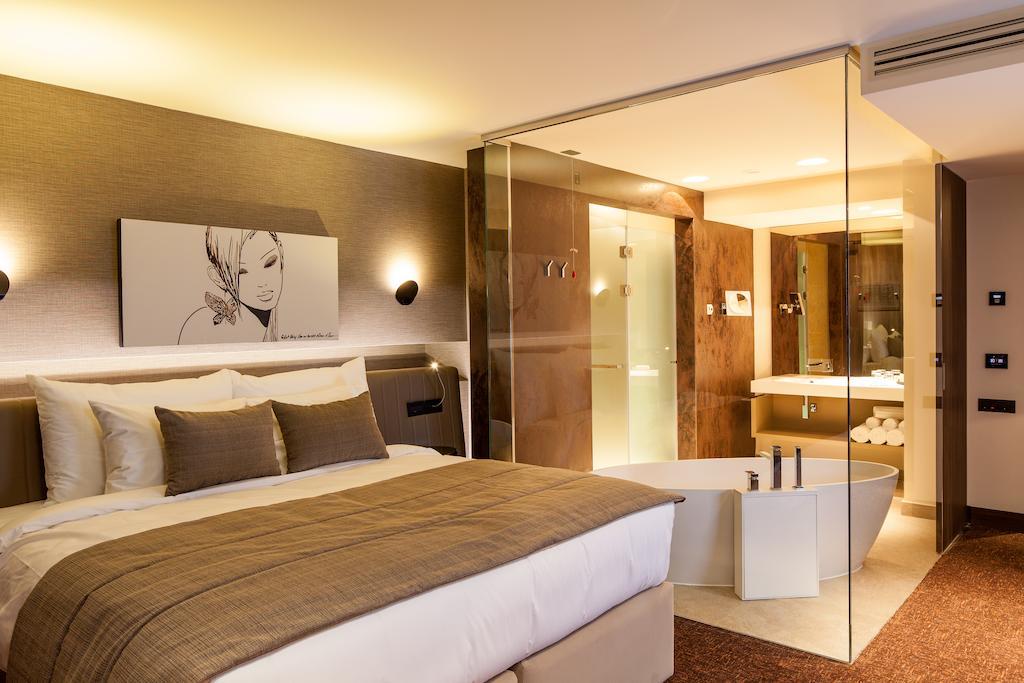 Kronwell Brasov Hotel Luaran gambar